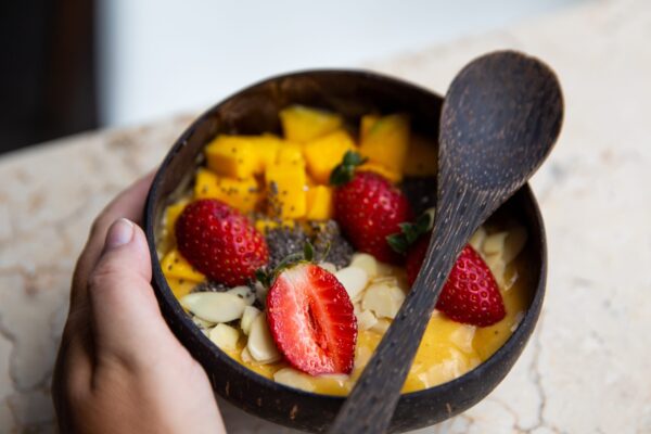 Supertervislik probiootiline mango ja maasika smuuti