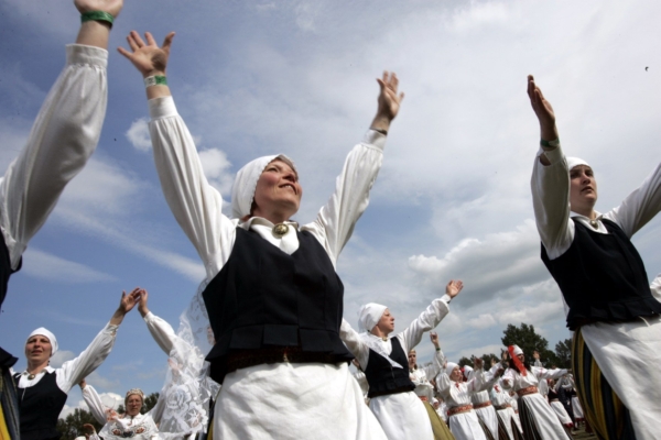Folkloristid: naine on olnud Eesti ühiskonnas alati tugeval positsioonil