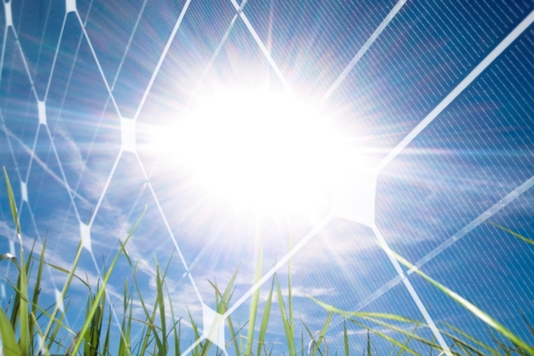 Läbipaistvad päikesepaneelid: tulevikus toodavad energiat aknaklaasid