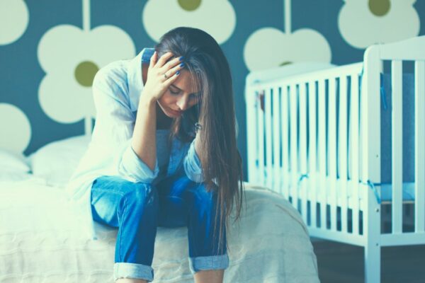 Sünnitusjärgne depressioon: tahtsin kodust ära joosta lootuses, et ma ei pea enne lapse suureks saamist sinna tagasi tulema