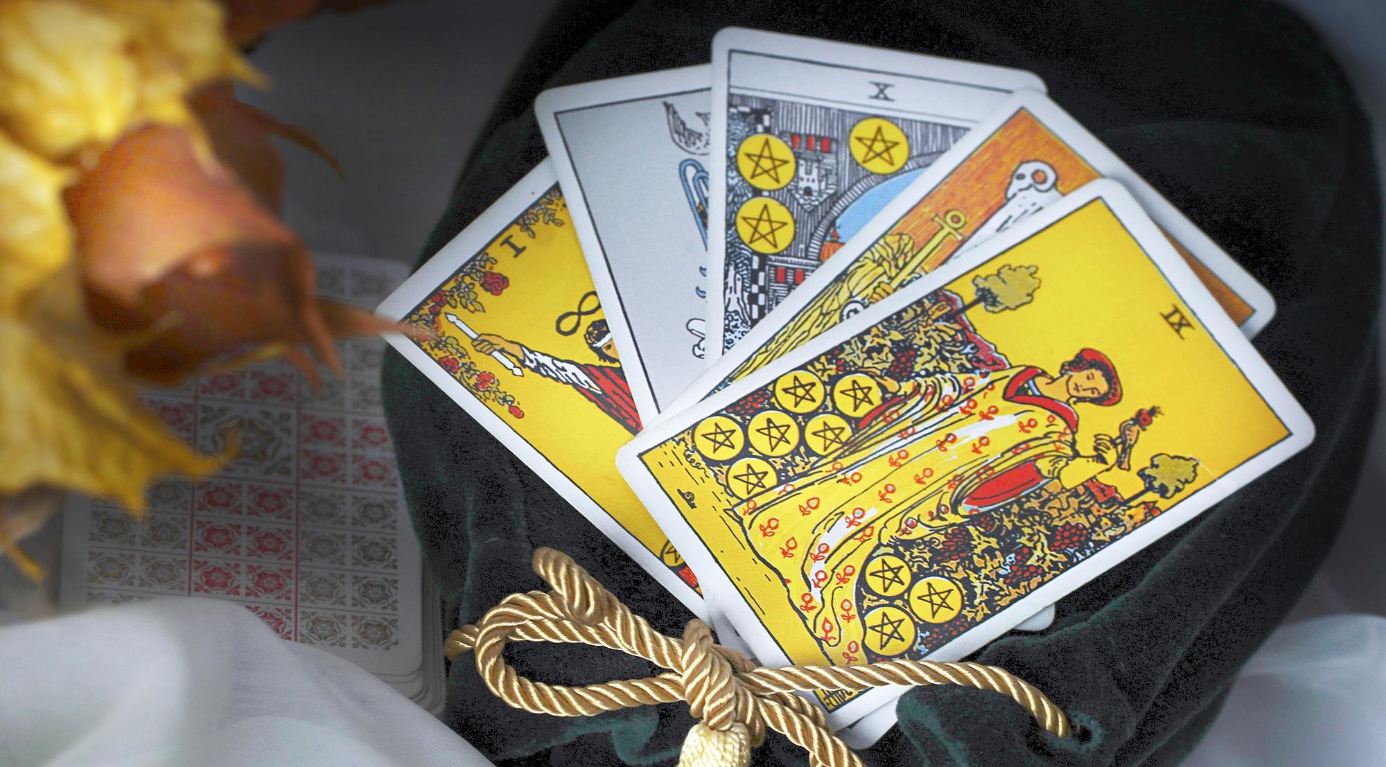 NÄDALA TAROSKOOP 27.4- 3.5 |  Kuula oma südant, see näitab kätte õige suuna