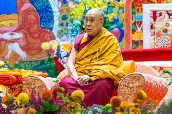 Maailma rahusümbol dalai-laama otsustas ootamatult taas Riias vaimseid õpetusi anda