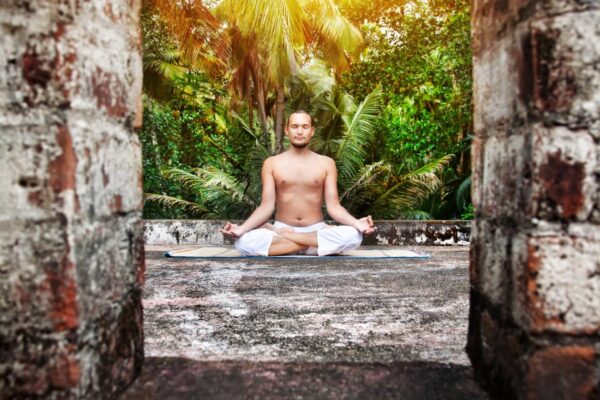 Osho: hirm surma ees on hirm aja ees. Ja ajahirm on sügaval sisimas hirm elamata hetkede, elamata elu pärast