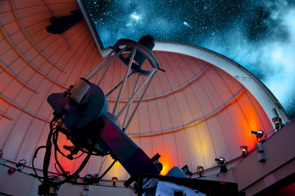 Webbi teleskoobi galaktikasära võib heita valgust tumeaine olemusele
