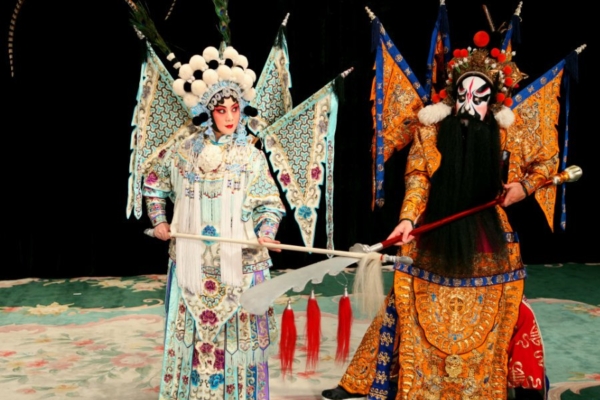 Täna algav ida muusika festival Orient pakub kirevaid kultuurielamusi Pekingi ooperist kuni kurgulaulu ja šamaanirituaalini