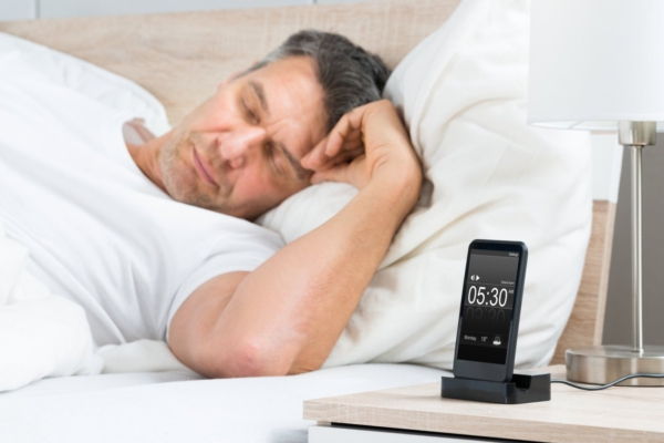 Oled väsinud? Mobiilseadmete kasutamine vähendab une kvaliteeti