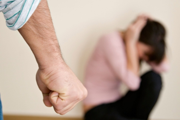 8 kõige levinumat põhjust, miks naised ei lahku vägivaldsest suhtest