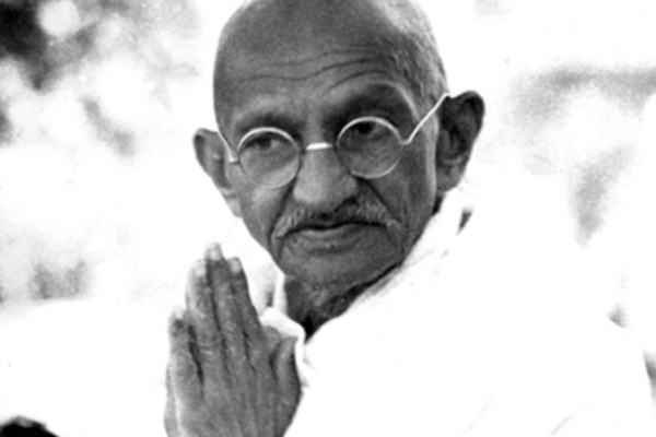 Alkeemia lugemisnurk. Mahatma Gandhi: Sallivus annab meile vaimset tarkust, mis on fanatismist niisama kaugel kui põhjanaba lõunanabast