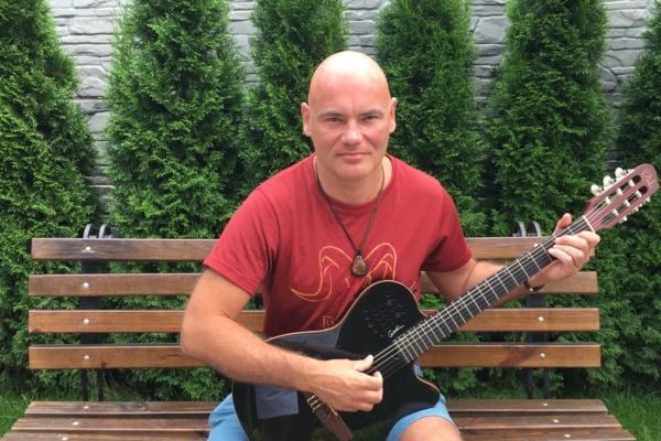 VIDEO! Ekke Lainsalu viib kitarrimuusikaga rännakule